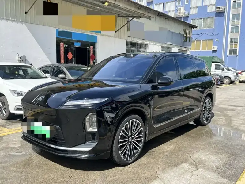 NIO ES8, 2025