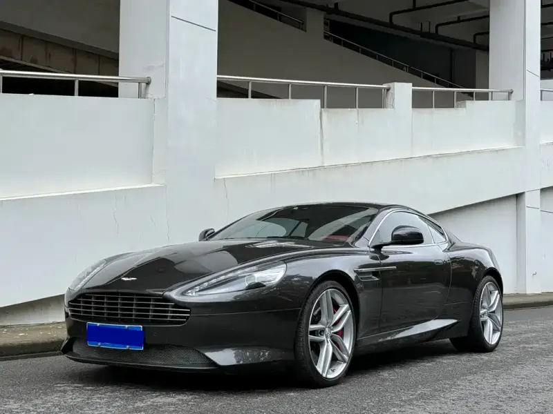 Aston Martin DB9, 2015