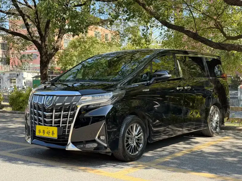 Toyota Alphard, 2023