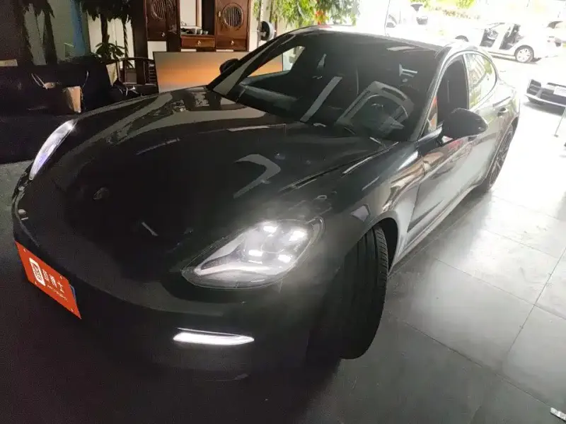 Porsche Panamera, 2022