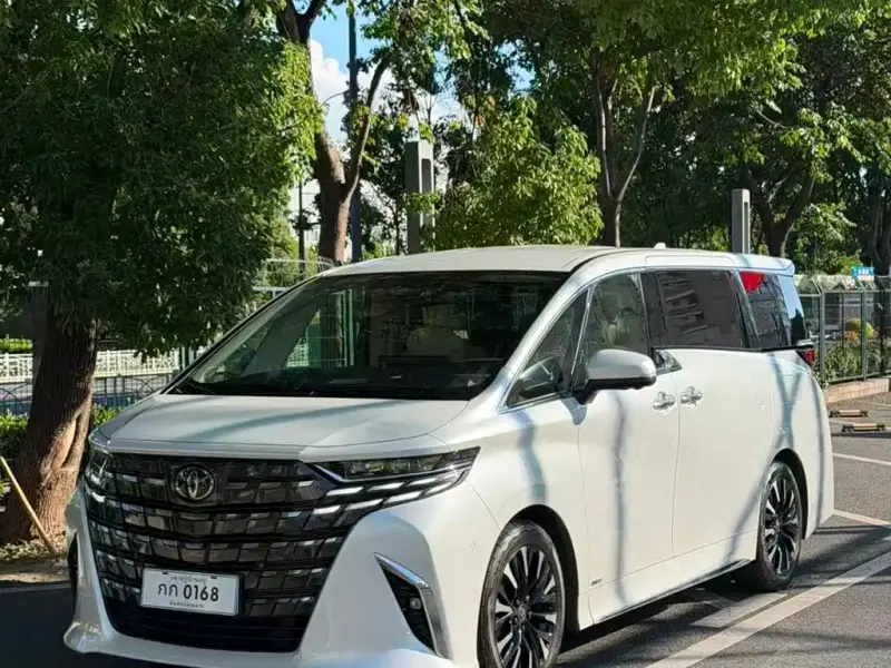 Toyota Alphard, 2023