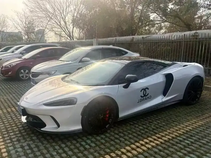 McLaren GT, 2022