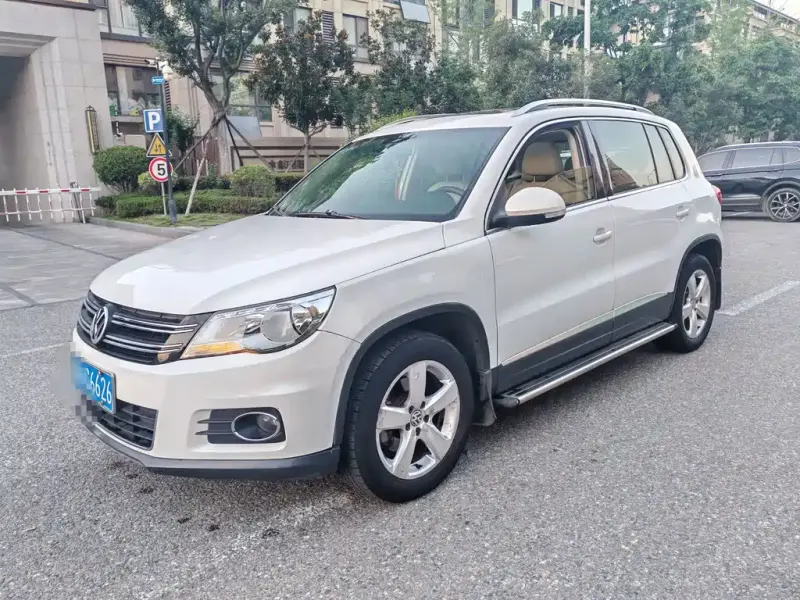 Volkswagen Tiguan, 2011