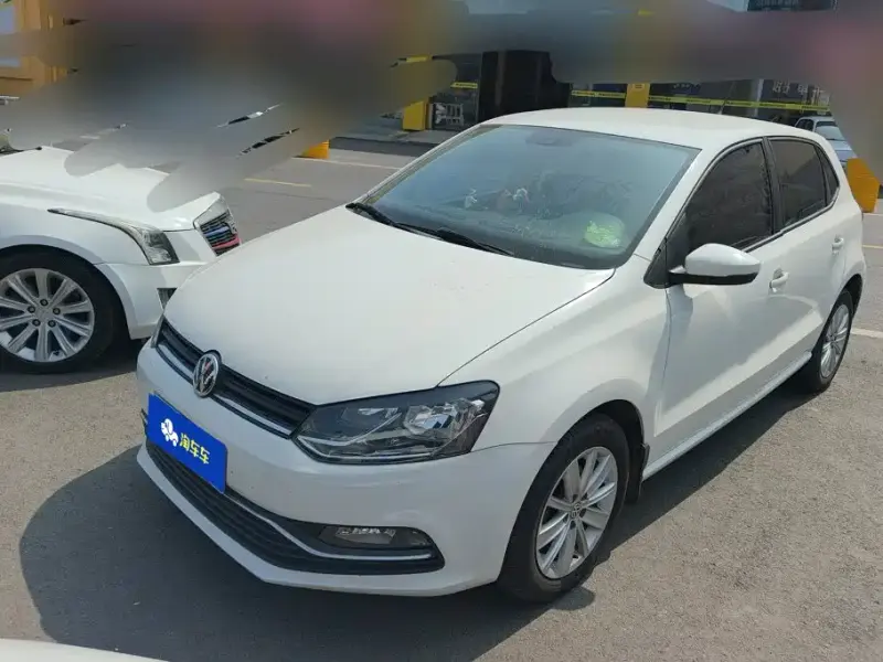 Volkswagen Polo, 2015 — фото 1