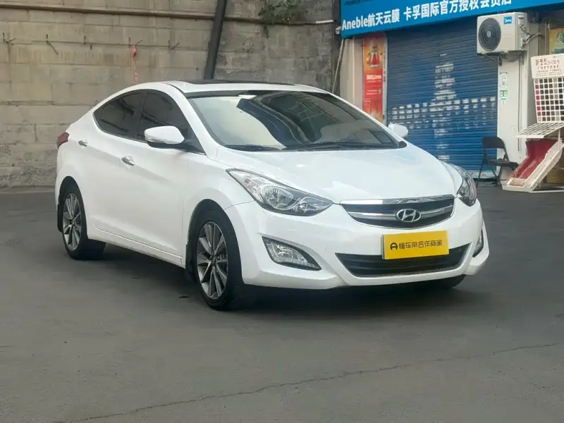 Hyundai Elantra Langdong, 2015