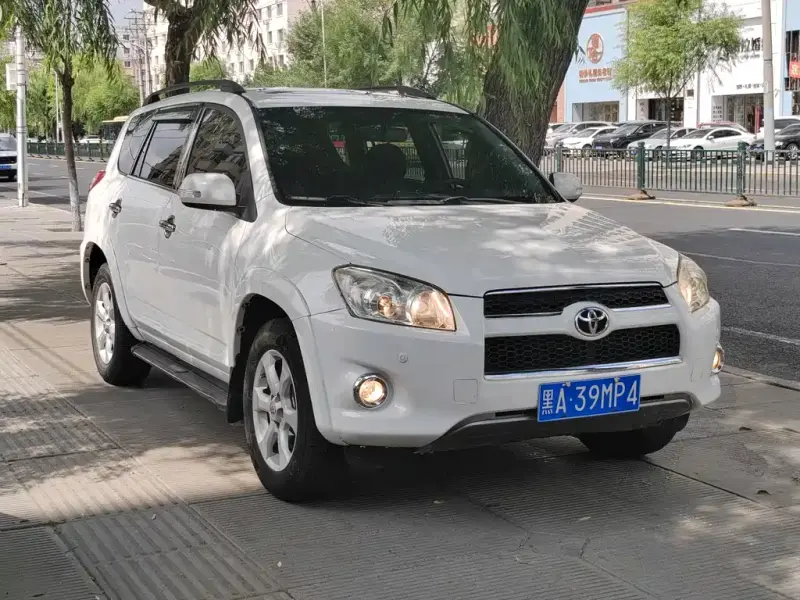 Toyota RAV4, 2012