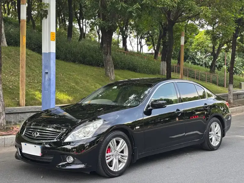 Infiniti G, 2011