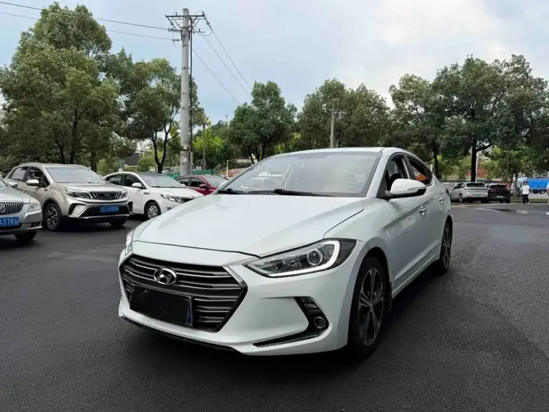 Hyundai Elantra, 2019