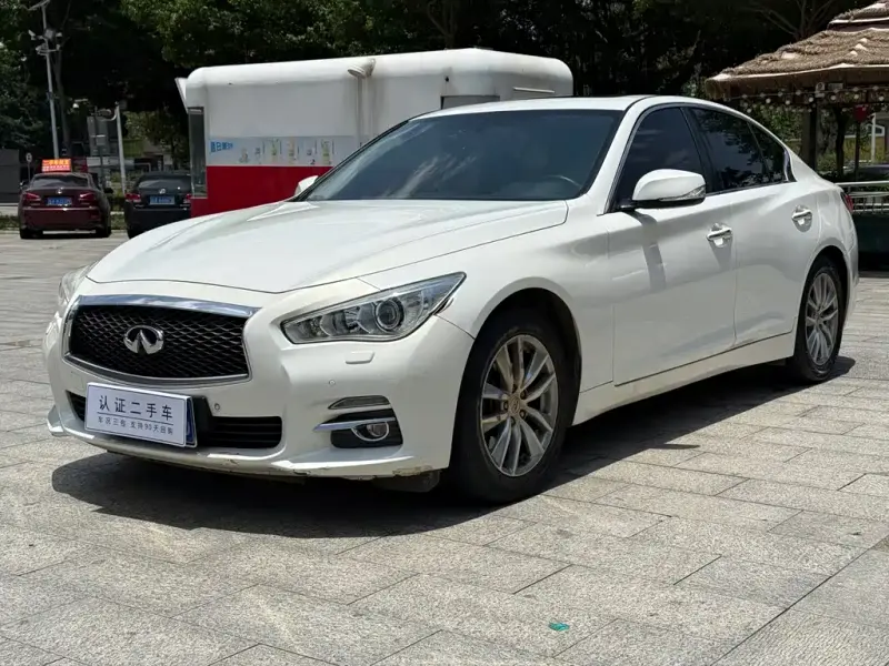 Infiniti Q50, 2015