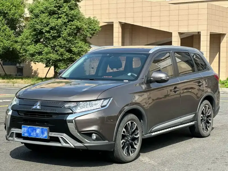 Mitsubishi Outlander, 2019