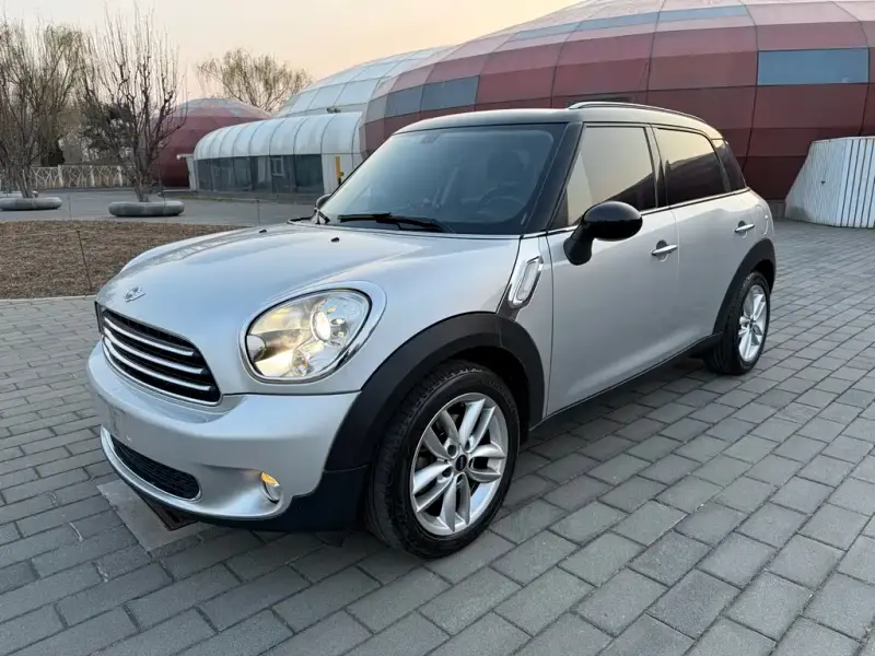 MINI Mini, 2011