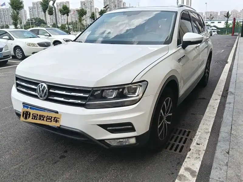 Volkswagen Tiguan L, 2017