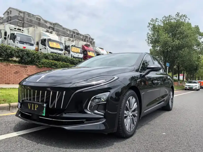 Hongqi E-QM5, 2023
