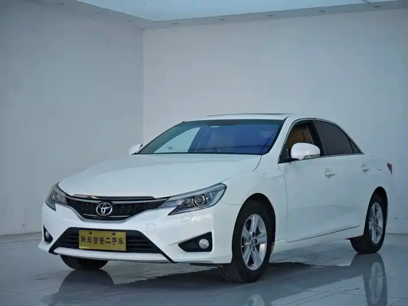 Toyota Reiz, 2015 — фото 1