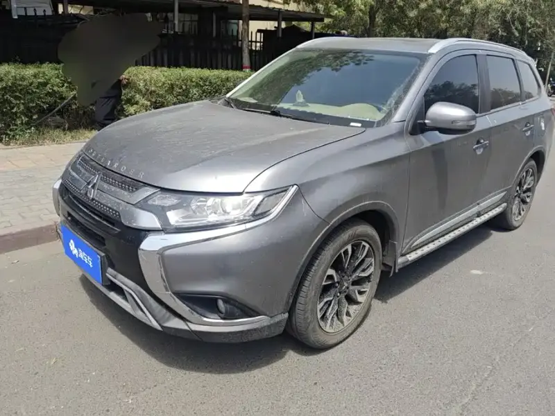 Mitsubishi Outlander, 2020