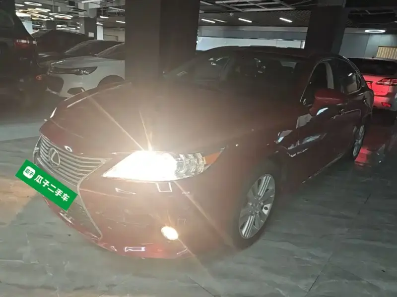 Lexus ES, 2015