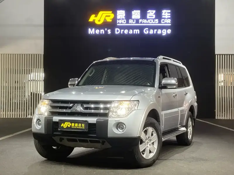Mitsubishi Pajero (Import), 2008