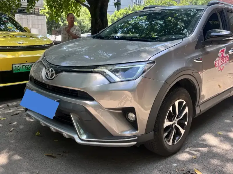 Toyota RAV4, 2018 — фото 1