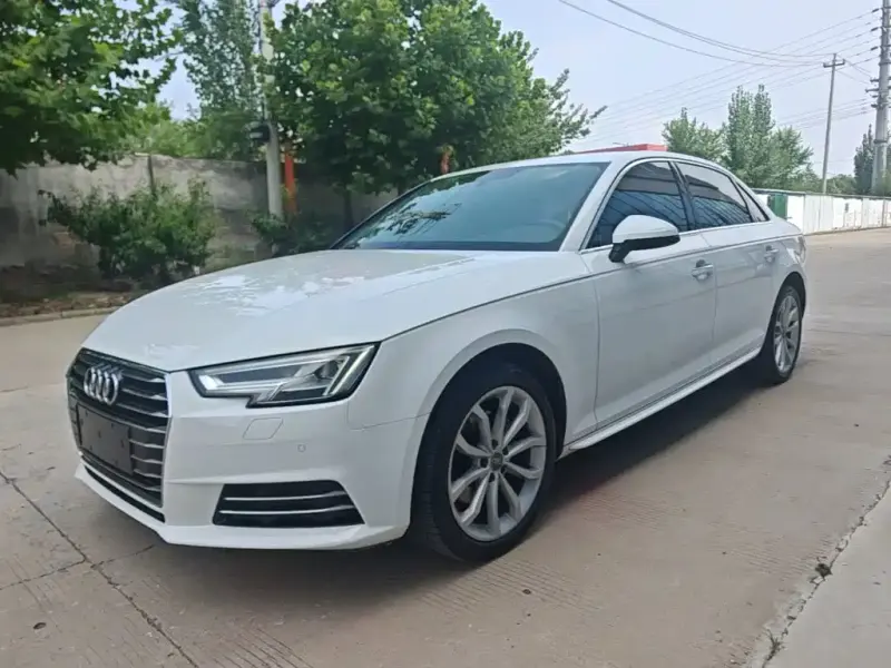 Audi A4L, 2017 — фото 1