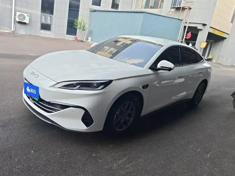 BYD 06, 2025