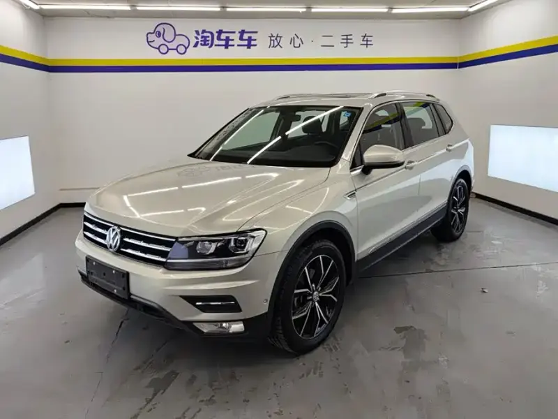 Volkswagen Tiguan L, 2020 — фото 1