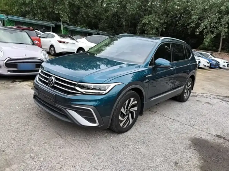 Volkswagen Tiguan L, 2022 — фото 1