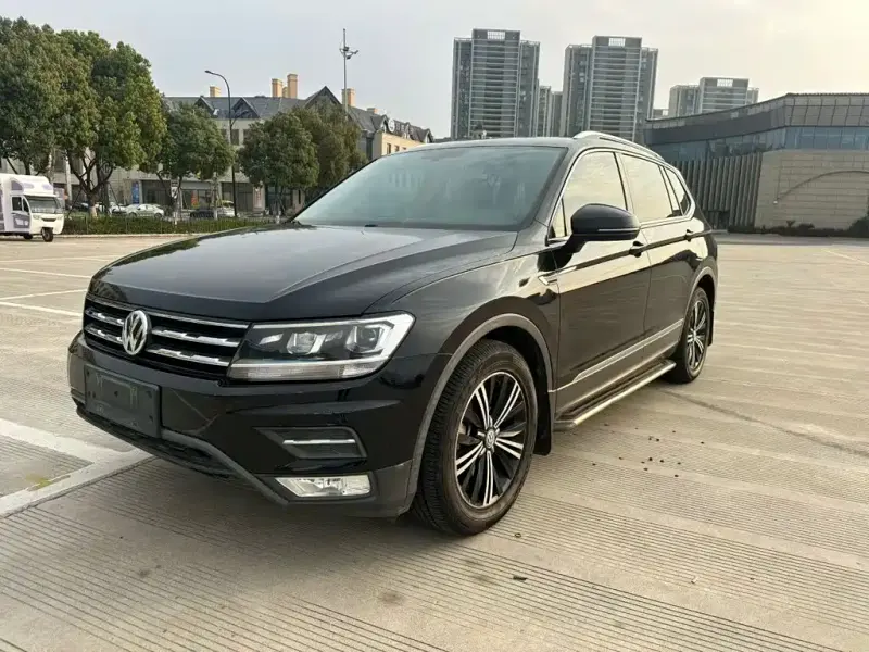 Volkswagen Tiguan L, 2019 — фото 1