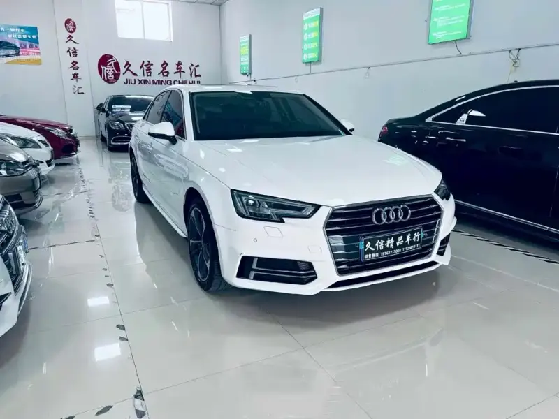 Audi A4L, 2019 — фото 1