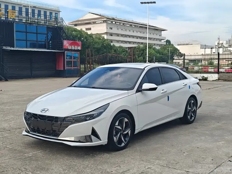 Hyundai Elantra, 2023