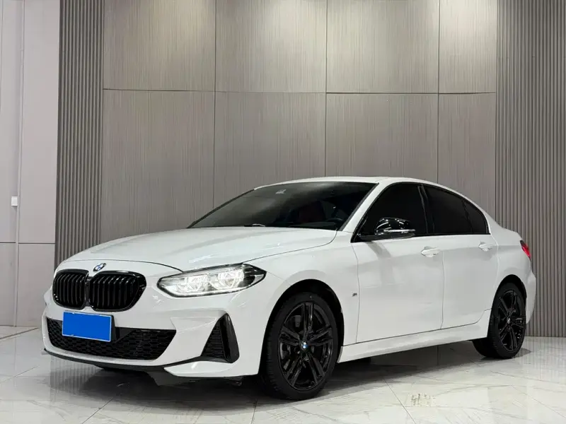 BMW 1 Series, 2022
