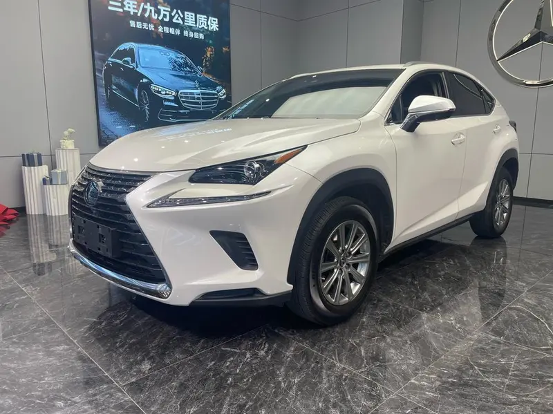 Lexus NX, 2017