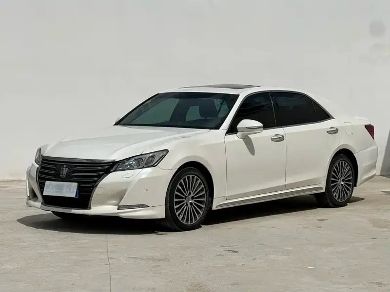 Toyota Crown, 2018
