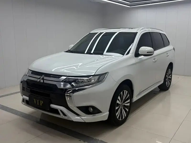 Mitsubishi Outlander, 2021