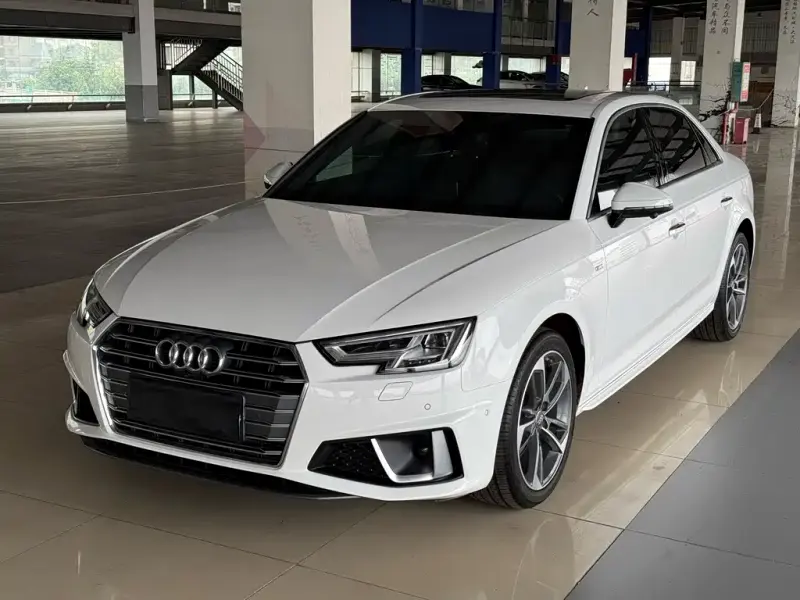 Audi A4L, 2019 — фото 1