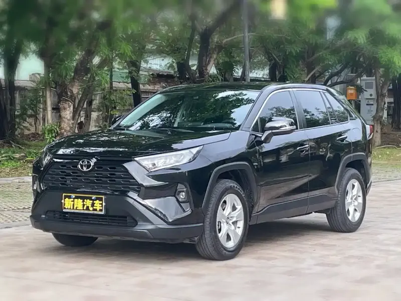 Toyota RAV4, 2025 — фото 1