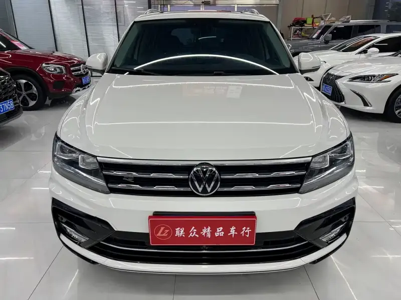 Volkswagen Tiguan L, 2021 — фото 1