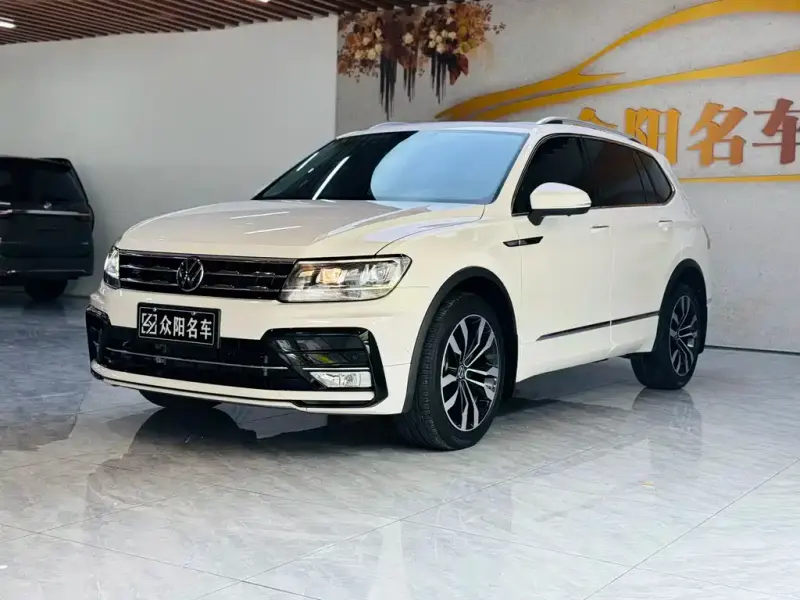 Volkswagen Tiguan L, 2021 — фото 1