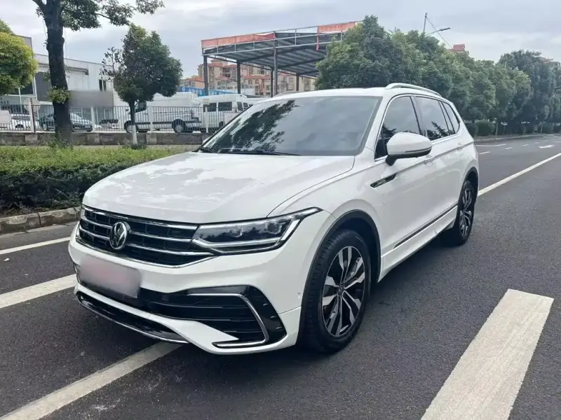 Volkswagen Tiguan L, 2021 — фото 1
