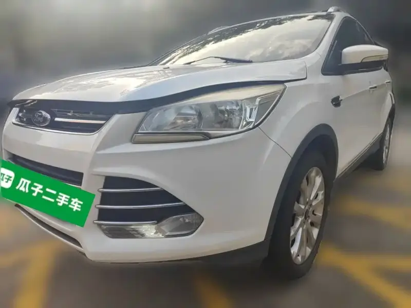 Ford Kuga, 2015