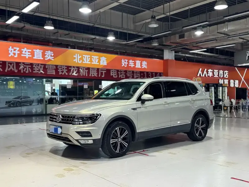 Volkswagen Tiguan L, 2018 — фото 1