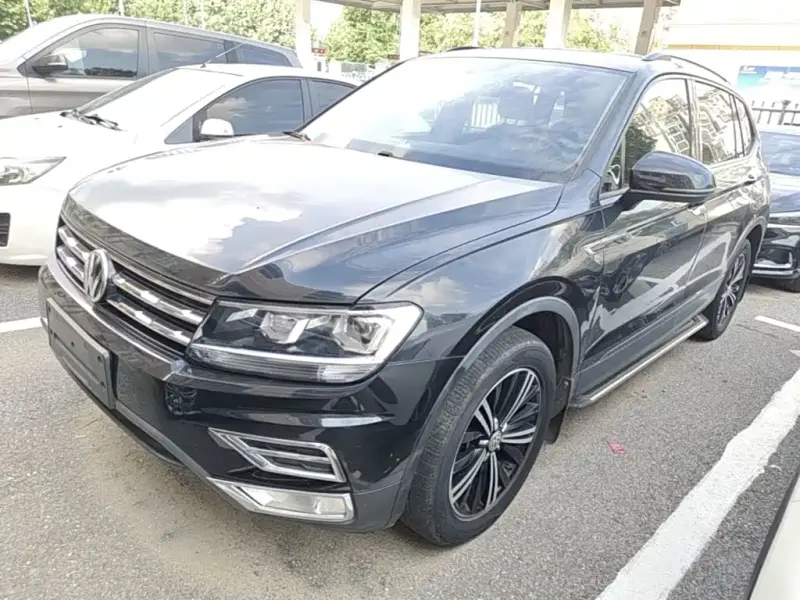 Volkswagen Tiguan L, 2019 — фото 1