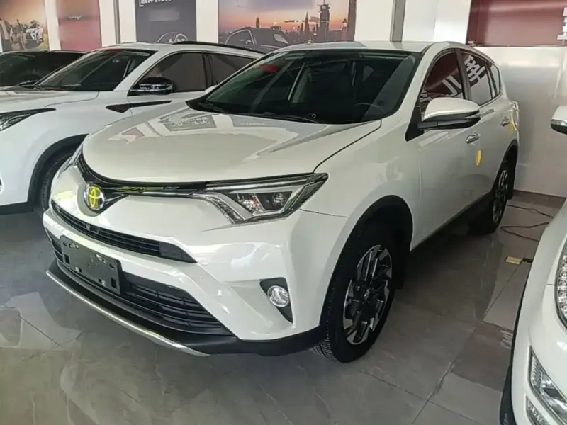 Toyota RAV4, 2018 — фото 1