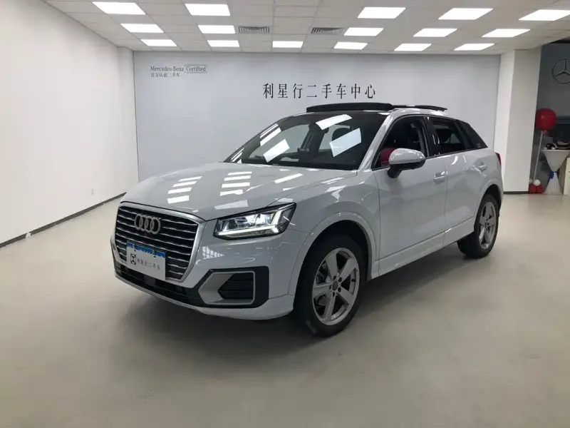 Audi Q2L, 2021