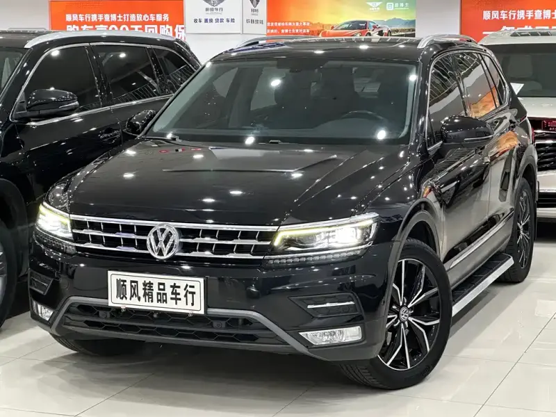 Volkswagen Tiguan L, 2018 — фото 1