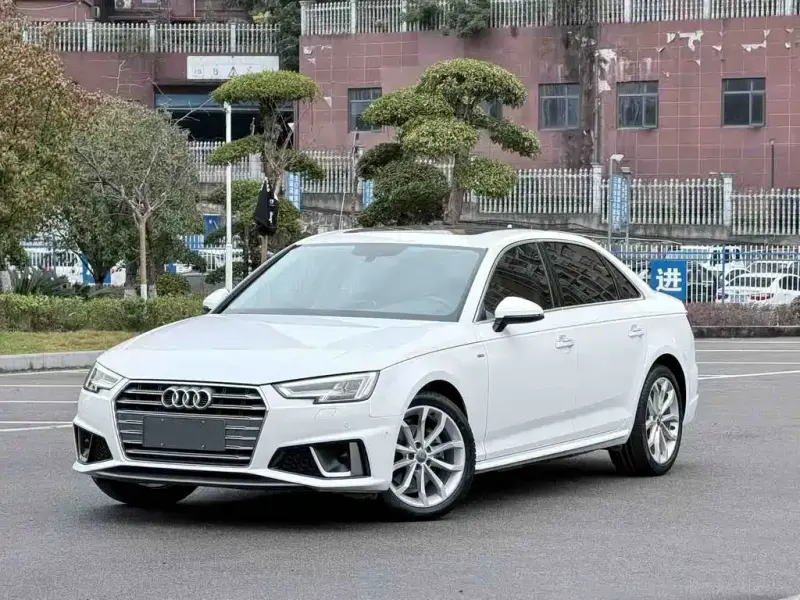 Audi A4L, 2019 — фото 1