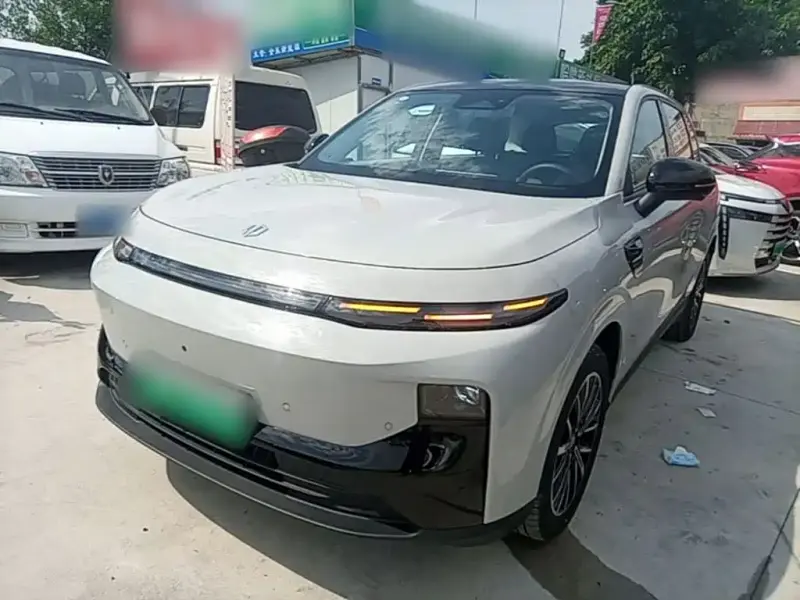 Leapmotor B10, 2025