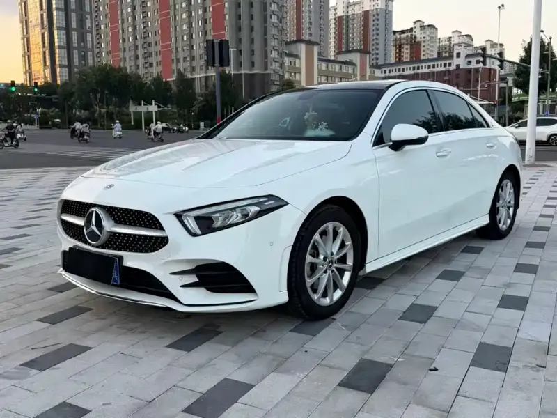 Mercedes-Benz A-Class, 2020 — фото 1