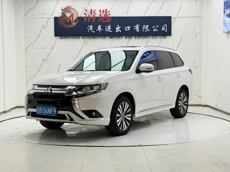 Mitsubishi Outlander, 2021
