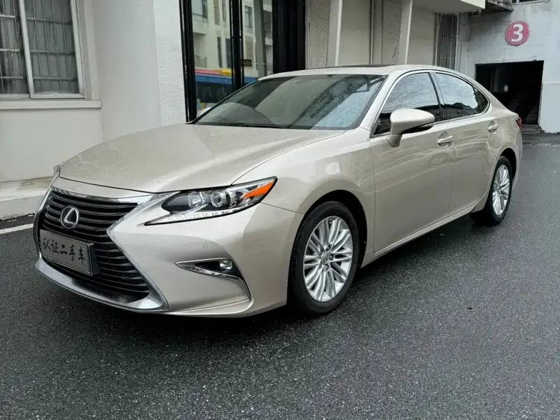 Lexus ES, 2017