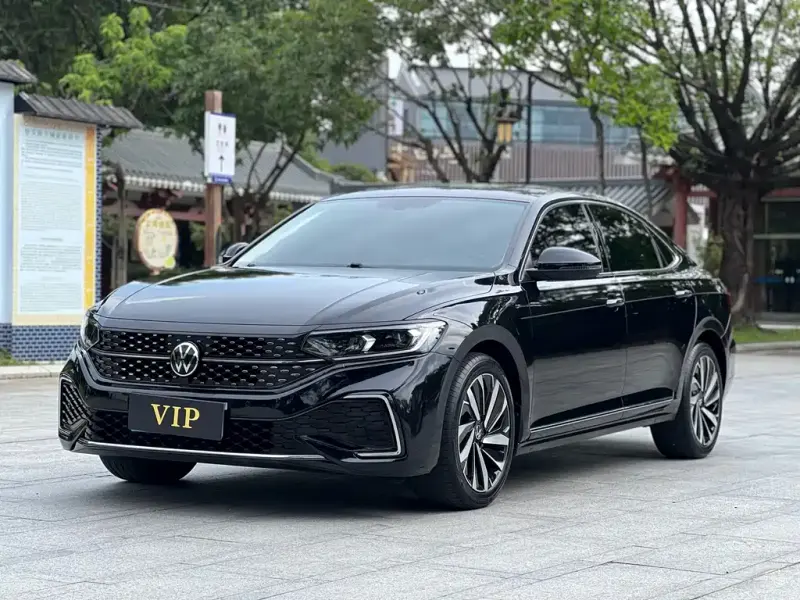 Volkswagen Passat, 2023